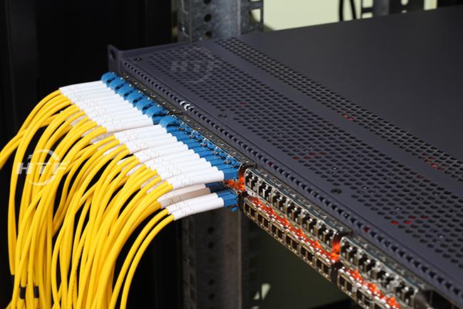 Testare le apparecchiature DWDM integrate HTF Test HTF integrated DWDM equipment